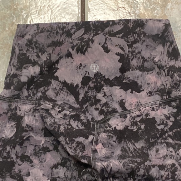 Size 2 lululemons flowery print worn a couple times. Super cute! - Picture 3 of 5
